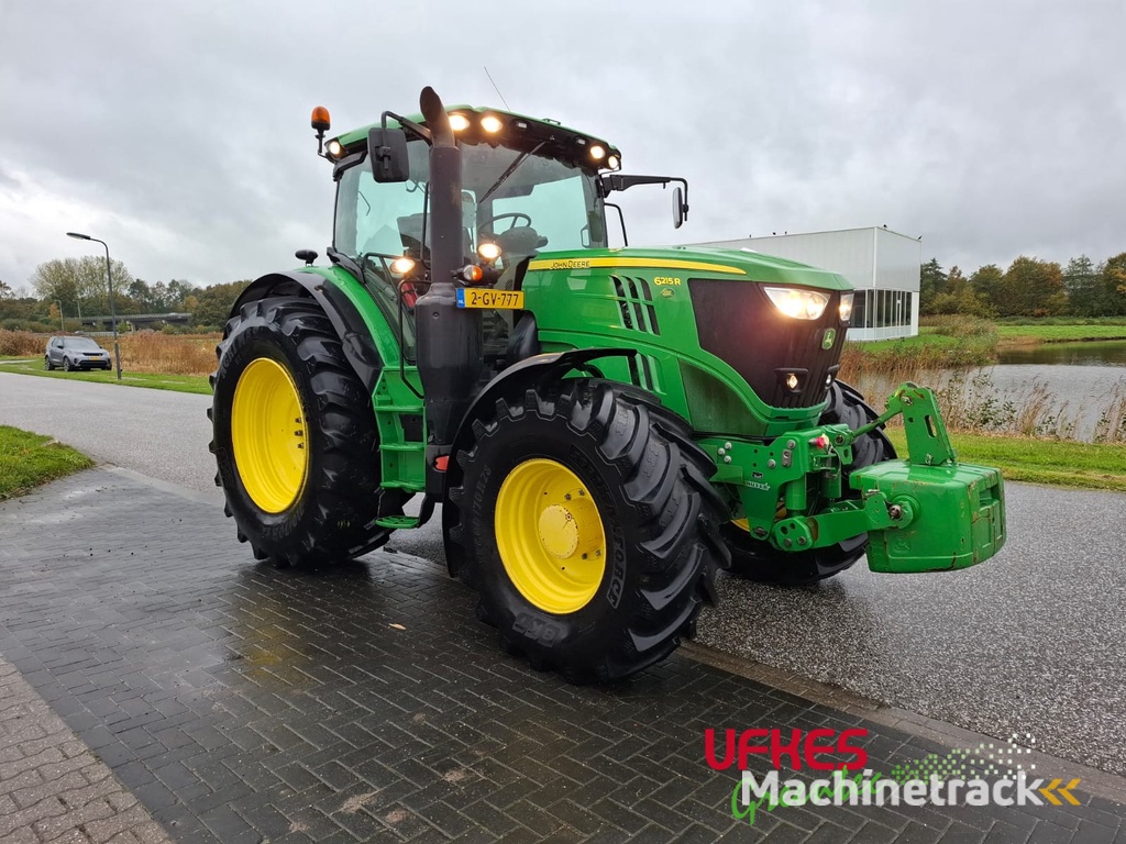 John Deere 6215 R
