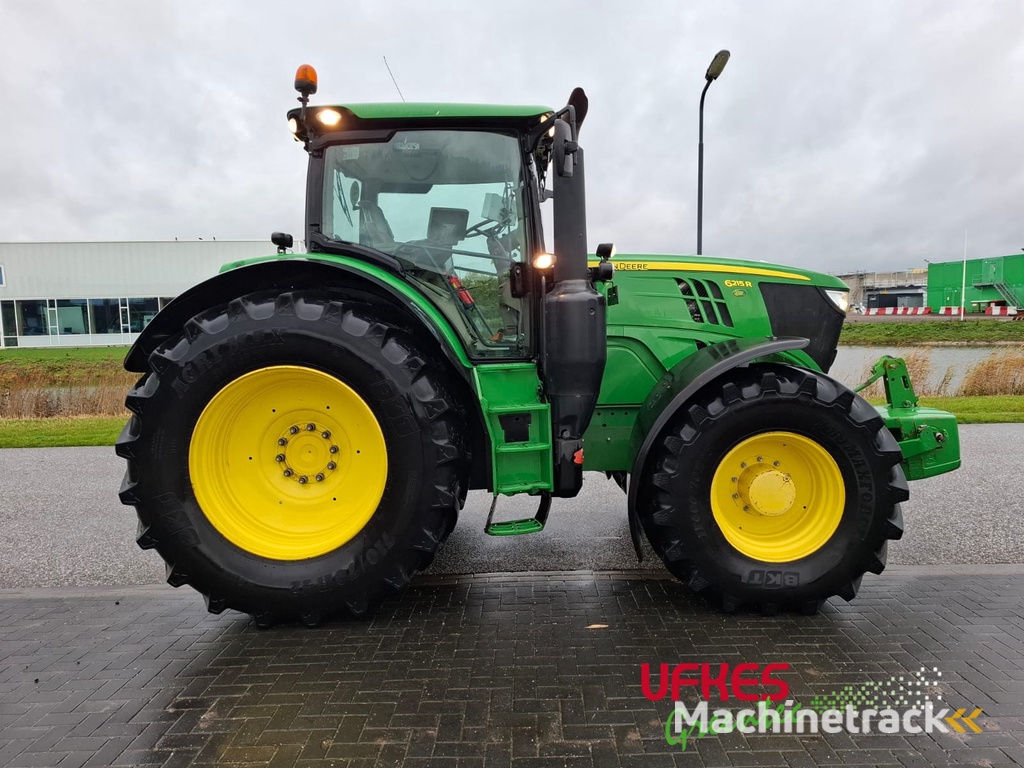 John Deere 6215 R