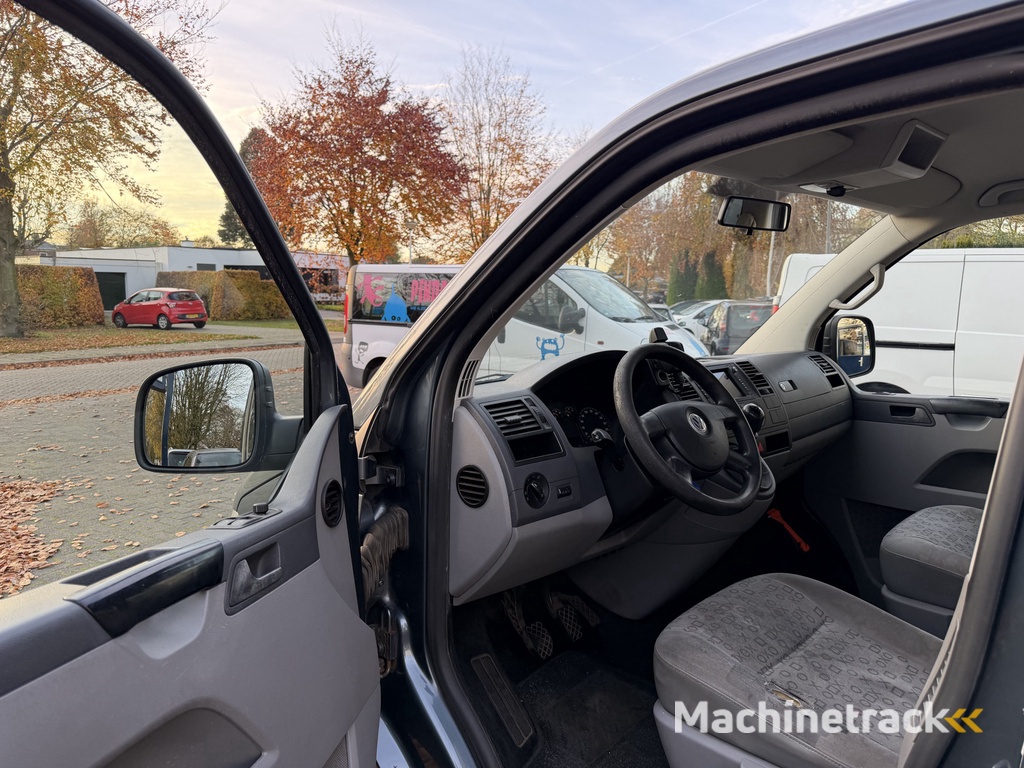 Volkswagen Transporter 2.5 TDI 300 Trendline DC Dubbele cabine / Marge / Airco / Trekhaak / Carplay / Nwe APK