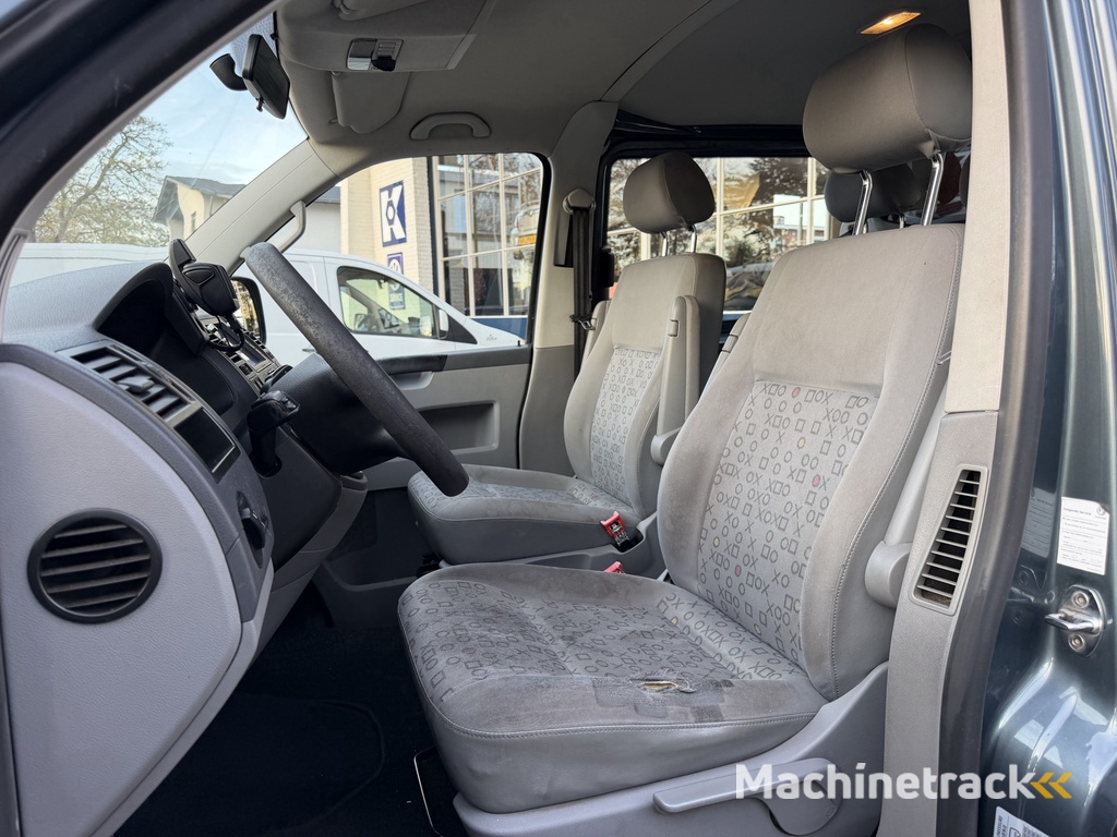 Volkswagen Transporter 2.5 TDI 300 Trendline DC Dubbele cabine / Marge / Airco / Trekhaak / Carplay / Nwe APK