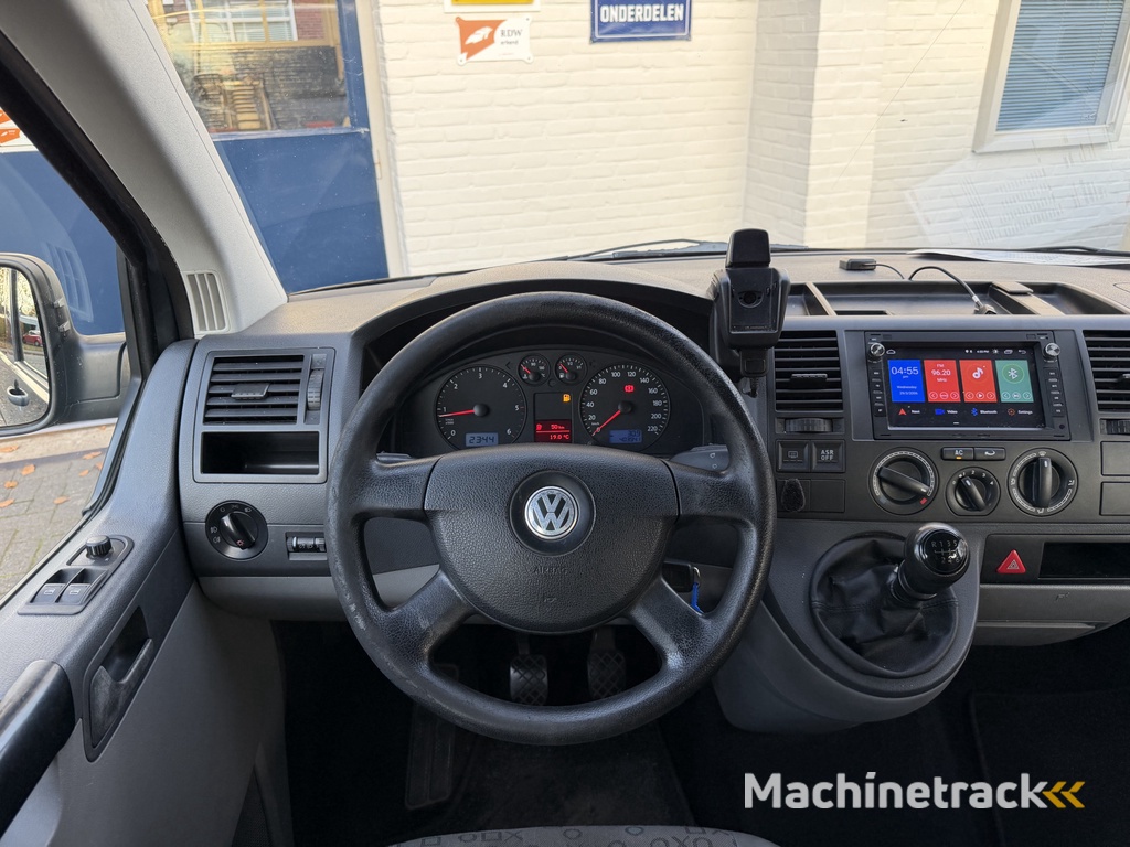 Volkswagen Transporter 2.5 TDI 300 Trendline DC Dubbele cabine / Marge / Airco / Trekhaak / Carplay / Nwe APK
