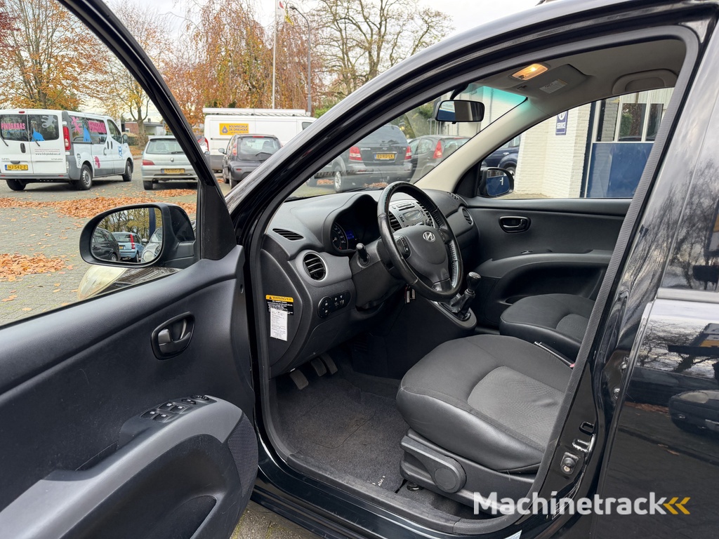 Hyundai i10 1.1 i-Drive Cool Airco / Trekhaak / Stoelverwarming / Nieuwe APK