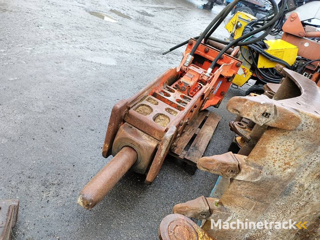 NPK E 210 GH9 hamer hammer hydraulic 18-25 ton 2000