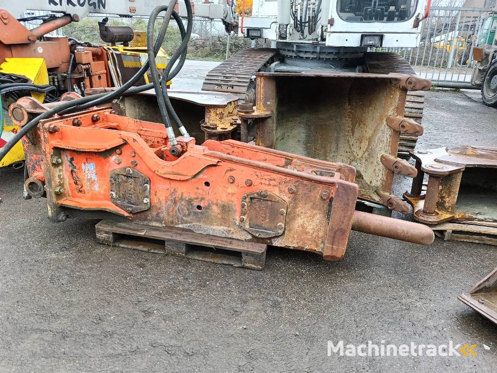 NPK E 210 GH9 hamer hammer hydraulic 18-25 ton 2000