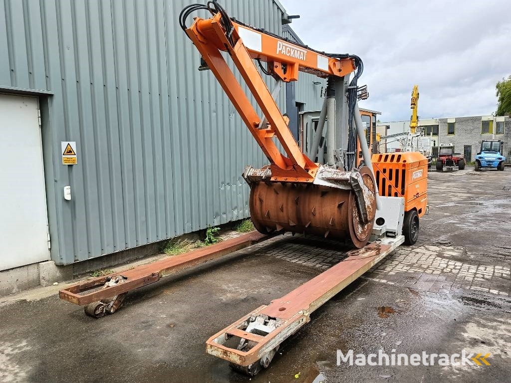 packmat PK451containeraandruk afval arm compactor