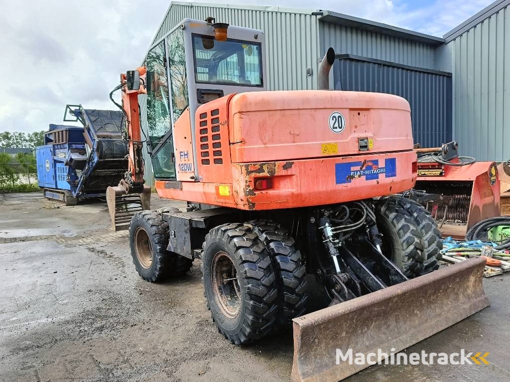 Fiat-Hitachi FH120W bandenkraan Wheel Excavator graafmachine