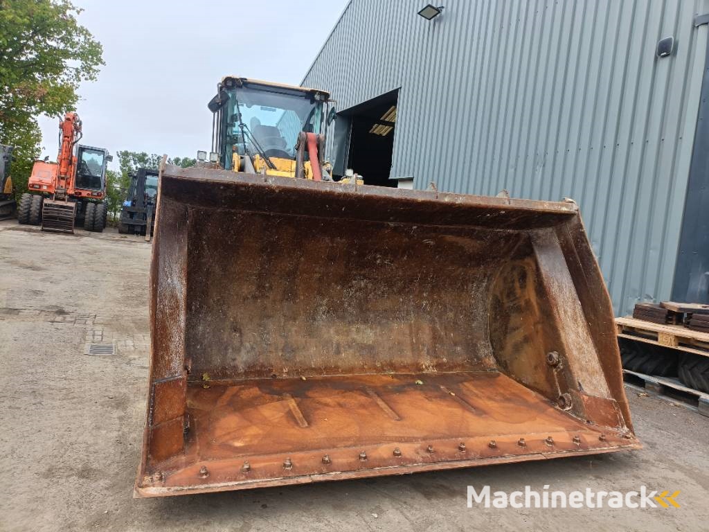 Volvo L 120 F Loader shovel wiellader
