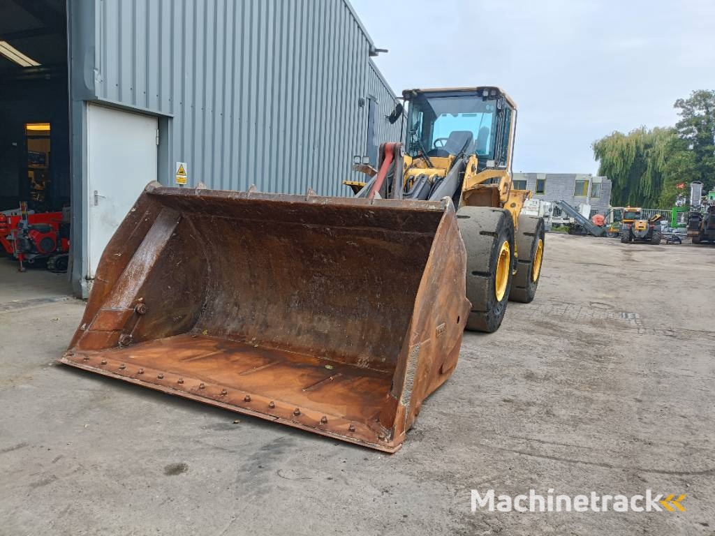 Volvo L 120 F Loader shovel wiellader