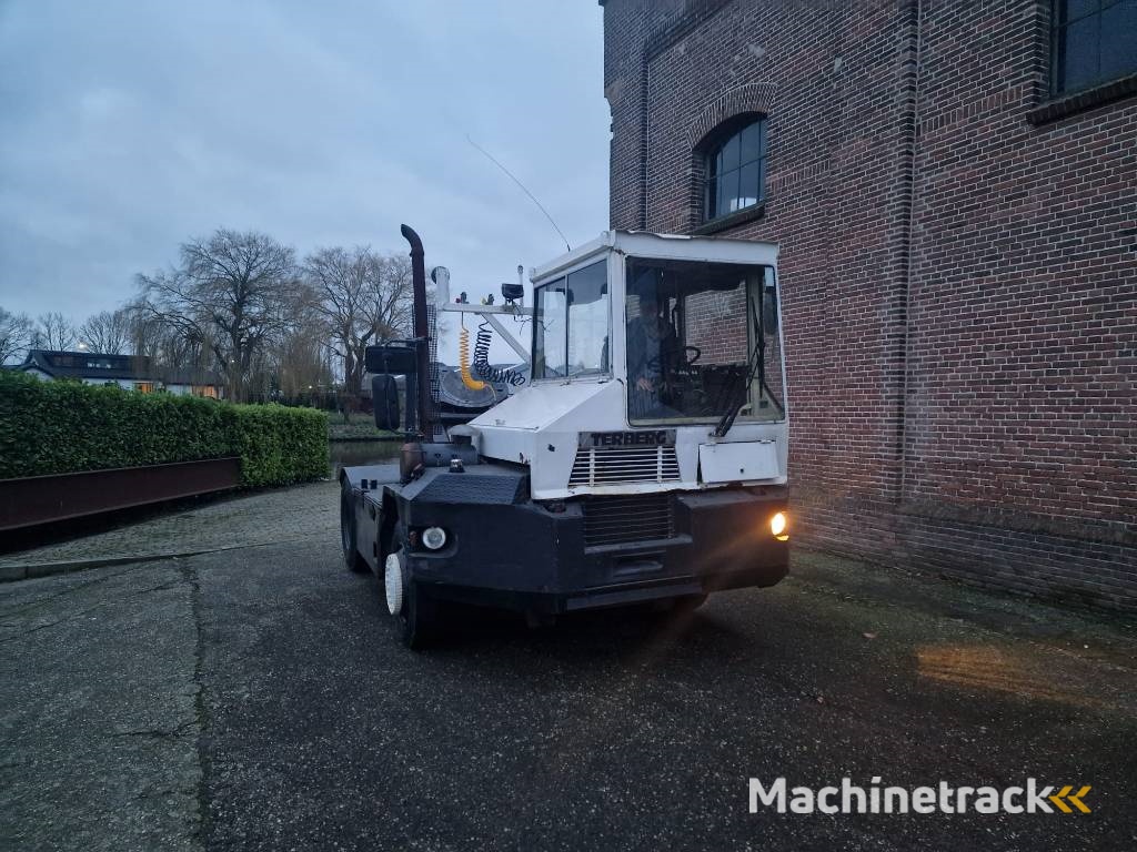 Terberg trt89 4x4 terminal trekker tractor port truck