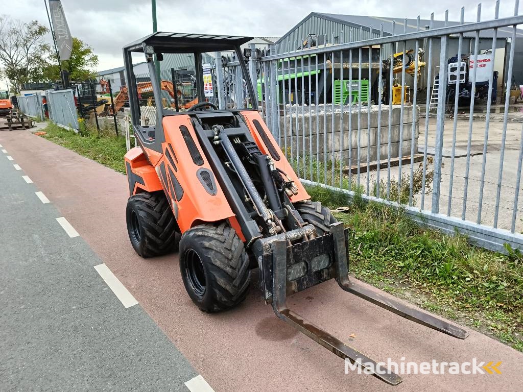 Cast 33 TLS minishovel mini loader giant avant 1400kg