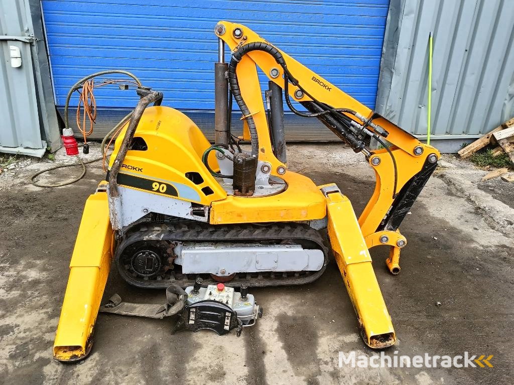 Brokk 90 husqvarna robot remote excavator digger