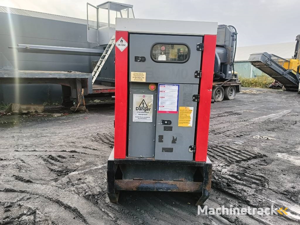 Sdmo R220 C3 220 kva generator john deere 318A