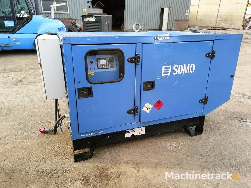Sdmo J 44 K 44kva 64 A 35 kw generator aggregaat silent