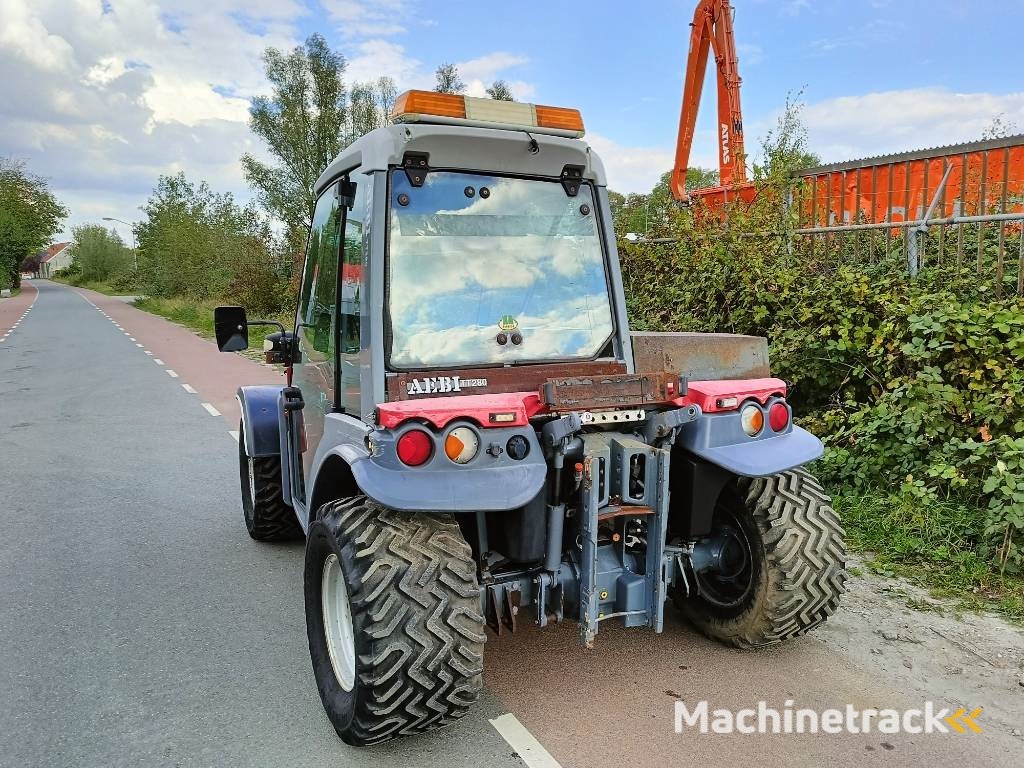 Aebi TT280 werktuigdrager maaier laag zwaartepunt