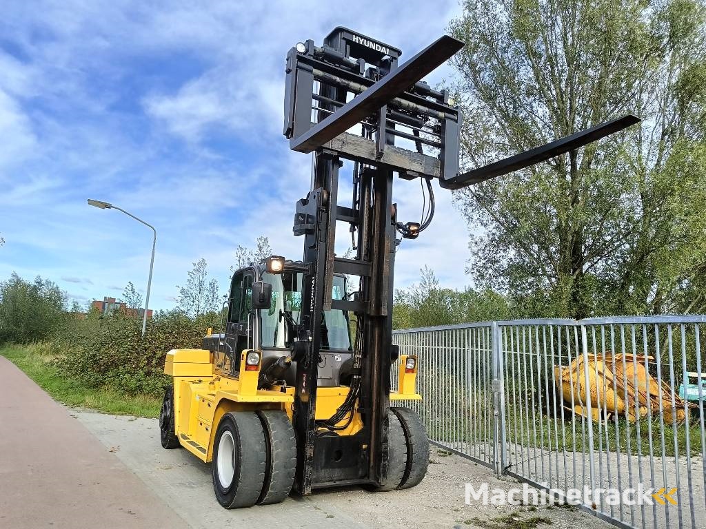 Hyundai 160 D-9 heftruck forklift stapler 16 ton CE
