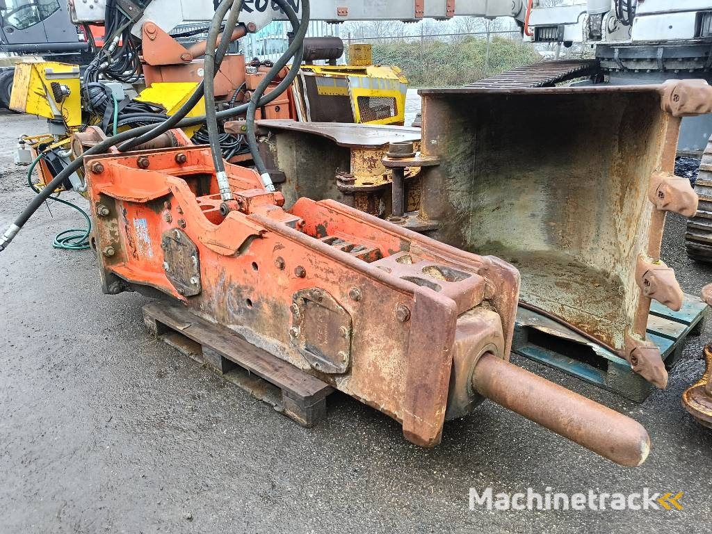 NPK E 210 GH9 hamer hammer hydraulic 18-25 ton 2000