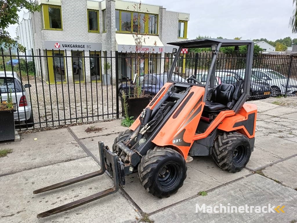 Cast 33 TLS minishovel mini loader giant avant 1400kg