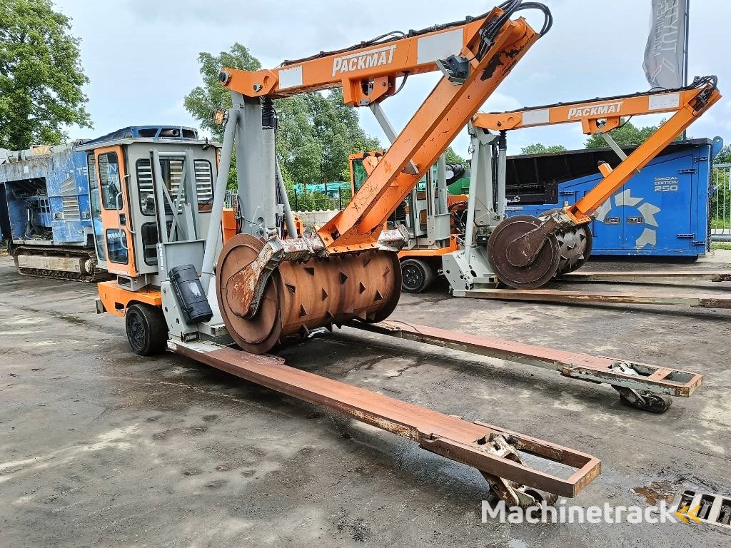 packmat PK451containeraandruk afval arm compactor