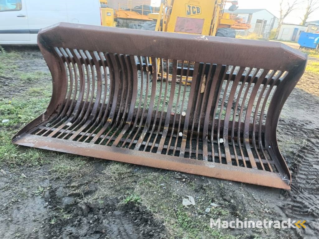 puinbak 2,6 m JCB eurostill verachtert netjes