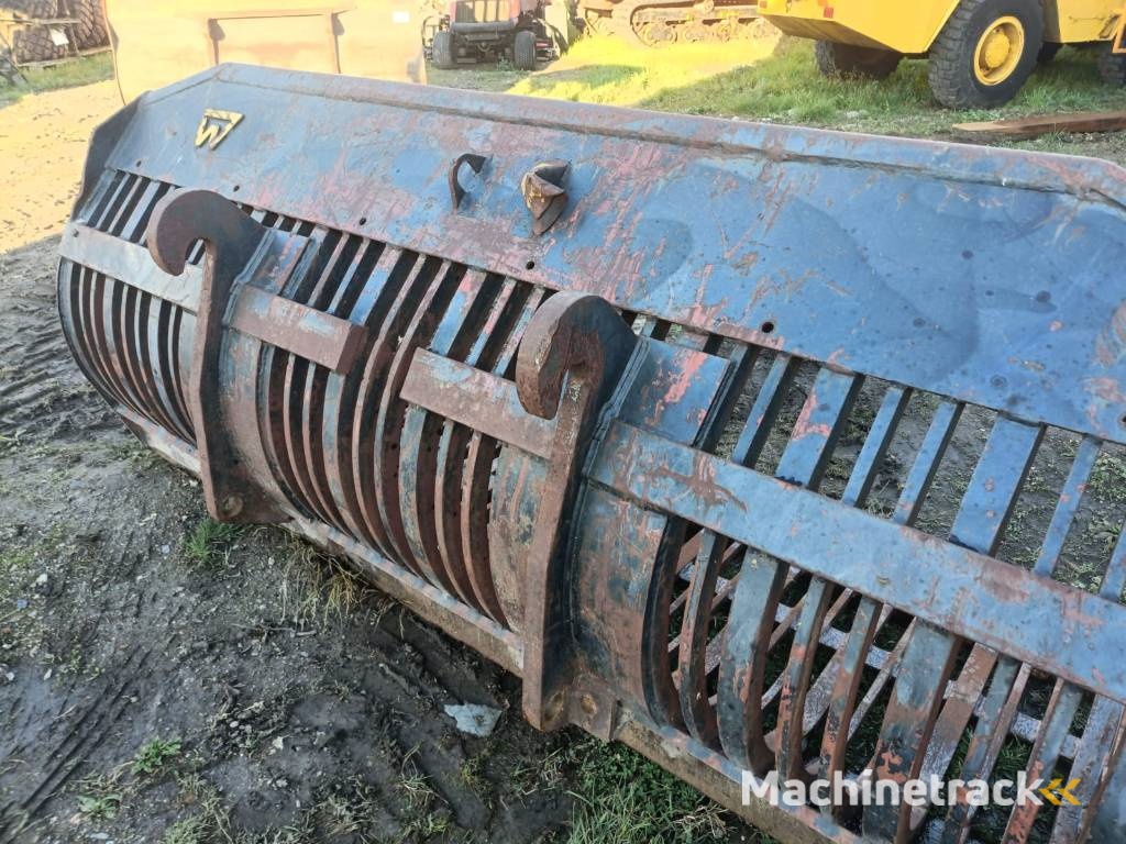 puinbak 2,6 m JCB eurostill verachtert netjes