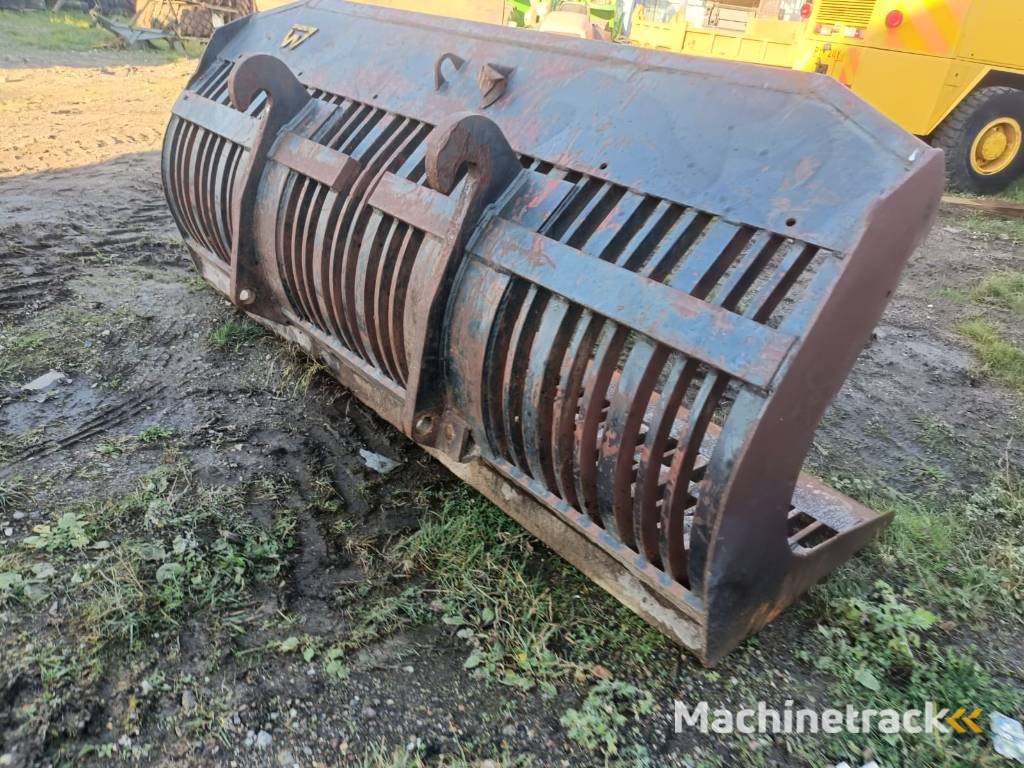 puinbak 2,6 m JCB eurostill verachtert netjes