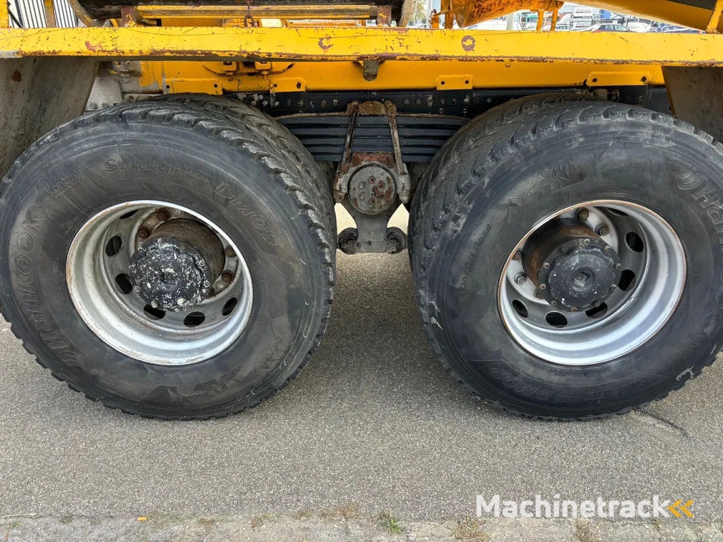 MAN TGA 35.400 8 X 4 MIXER