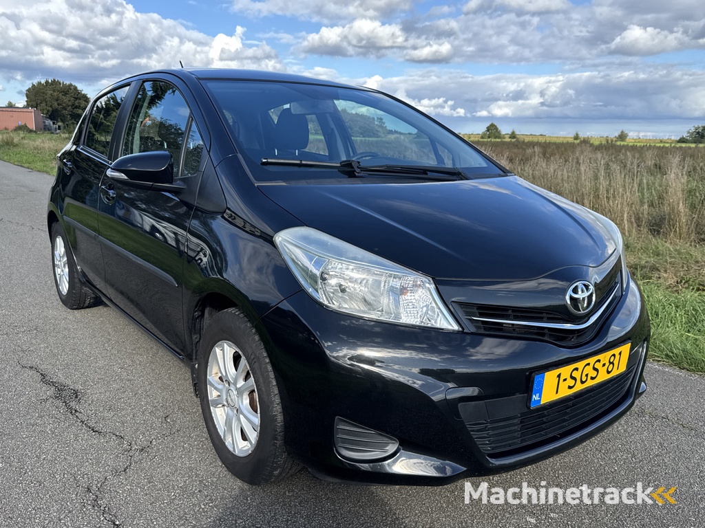 Toyota Yaris 1.0 VVT-i Now Airco / PDC / Trekhaak /APK 10-2026!