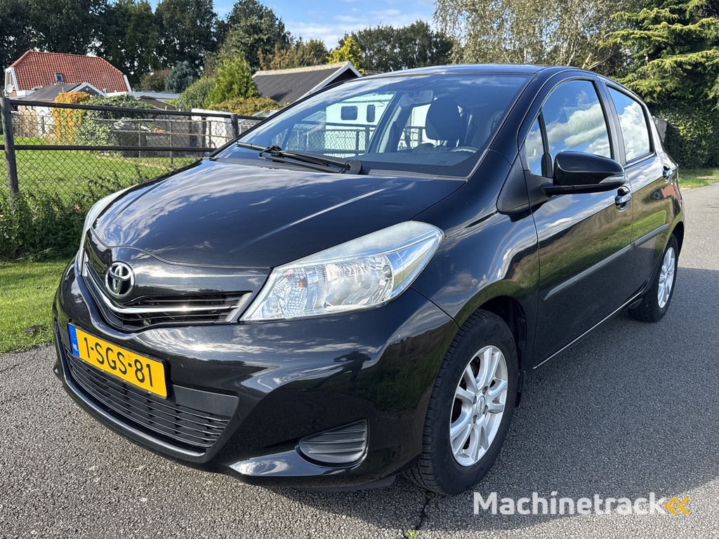 Toyota Yaris 1.0 VVT-i Now Airco / PDC / Trekhaak /APK 10-2026!
