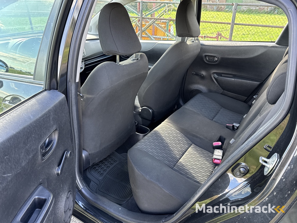 Toyota Yaris 1.0 VVT-i Now Airco / PDC / Trekhaak /APK 10-2026!