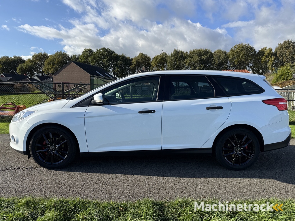 Ford Focus Wagon 1.0 EcoBoost Trend Airco / APK 10-2026! / D-Riem vervangen!