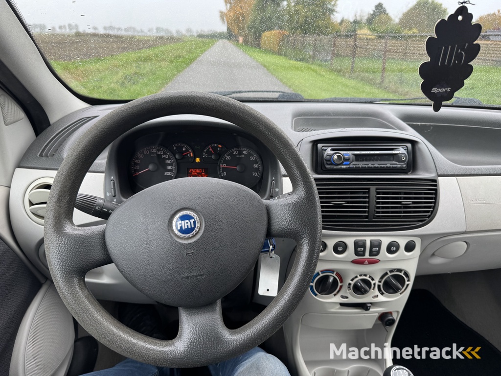 Fiat Punto 1.2 Dynamic Airco / APK 09-2026