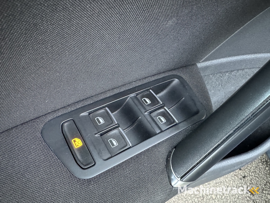 Volkswagen Golf 1.4 TSI Highline NAVI/ECC/CRUISE/ NL-AUTO!