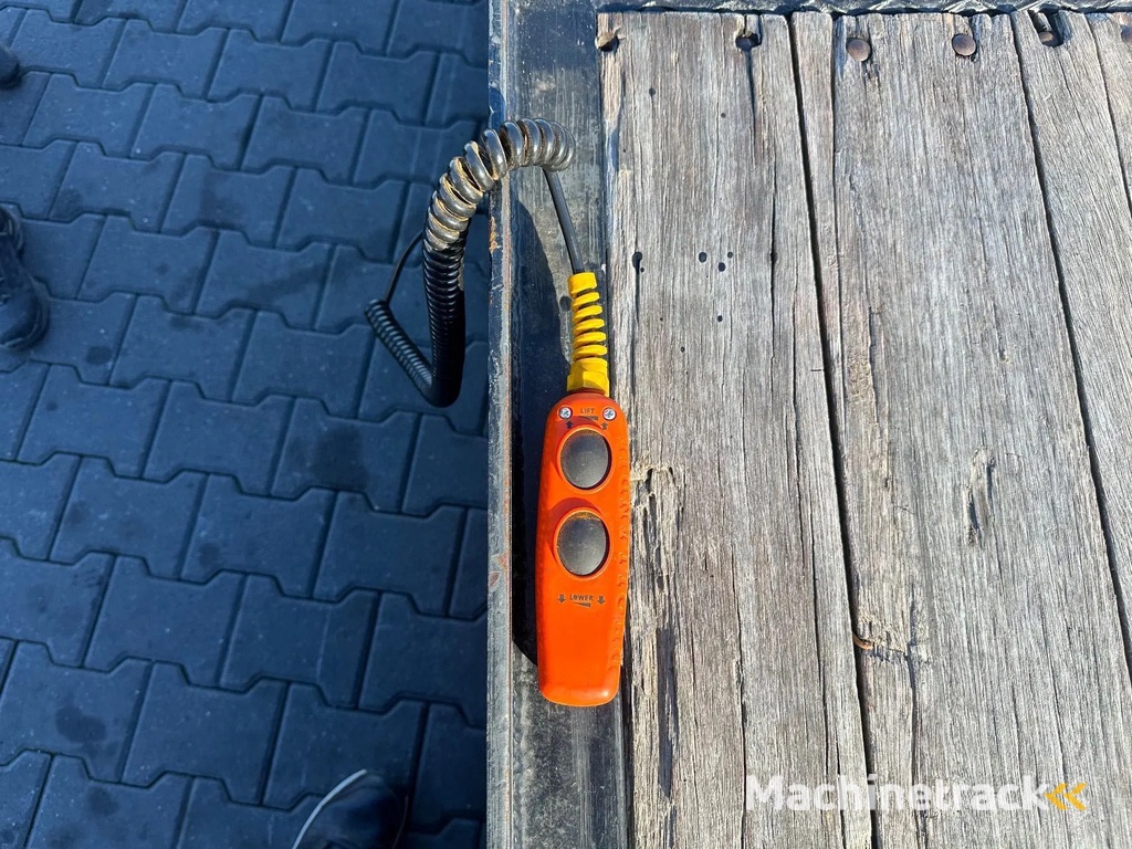 FISCHER VS MONT / Dieplader / Truck Transport Trailer