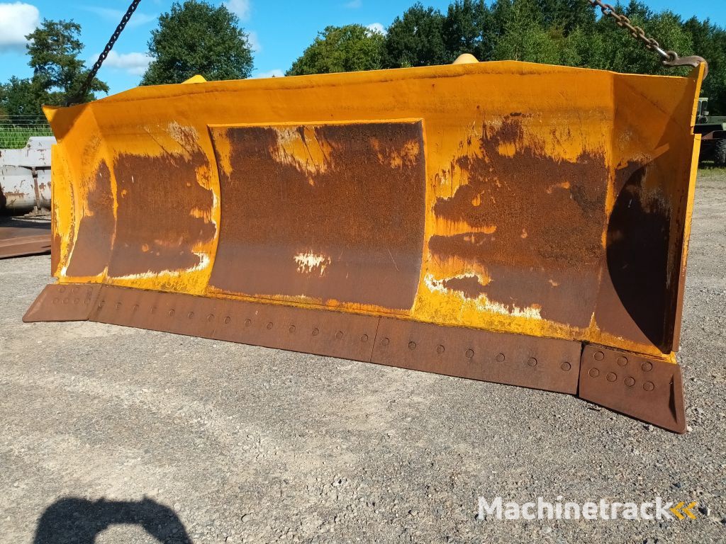 Caterpillar D8K blade UNUSED