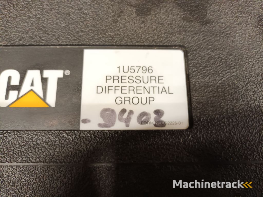 Caterpillar 1U5796 differential pressure gauge group