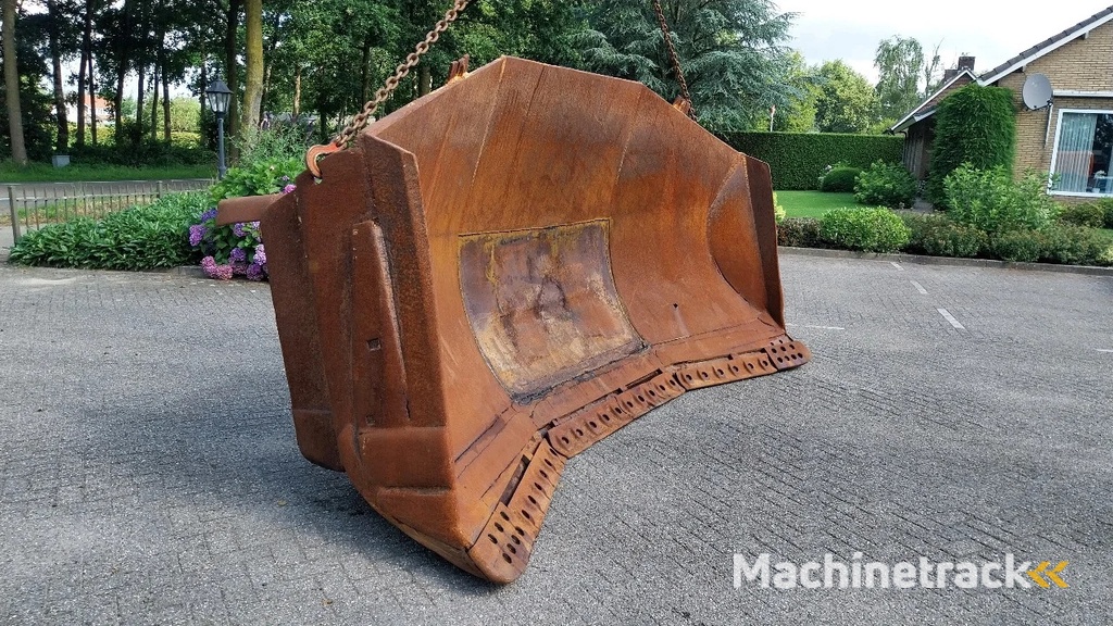 Caterpillar D 8 K U blade