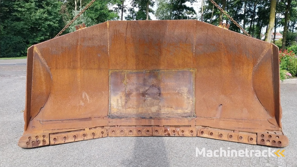 Caterpillar D 8 K U blade