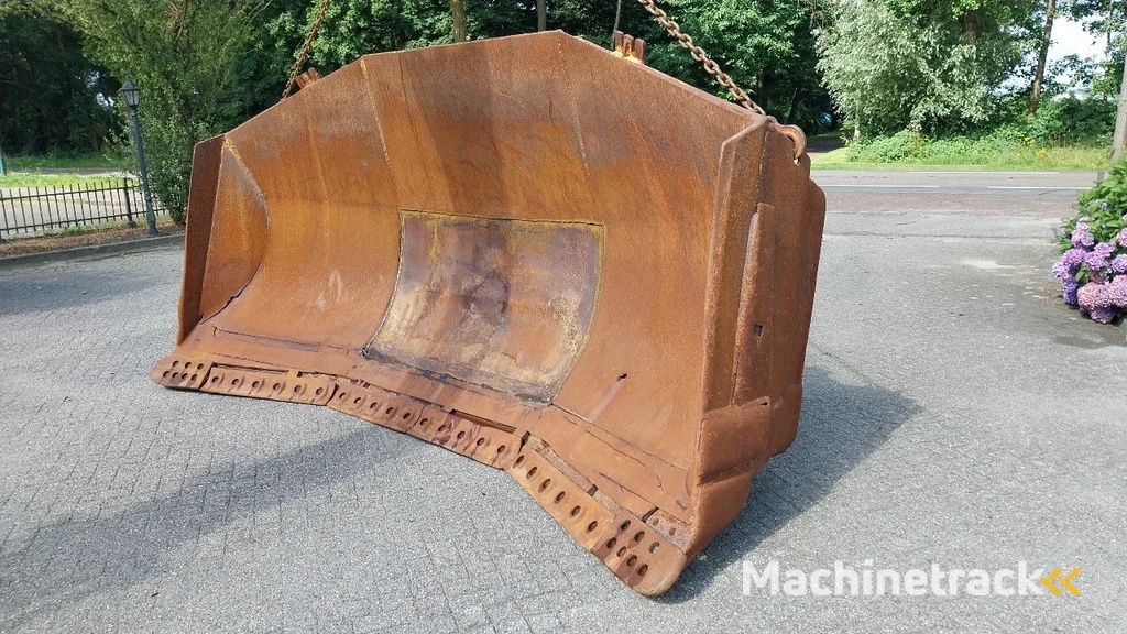 Caterpillar D 8 K U blade