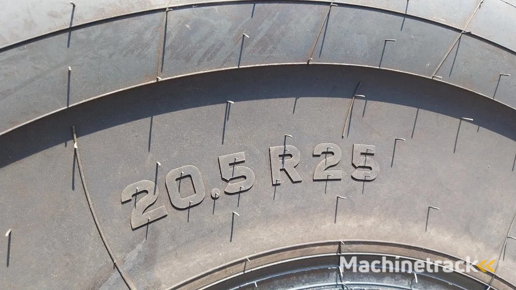 Goodyear titan 20.5R25 tires / Made in US / Unused / 24x