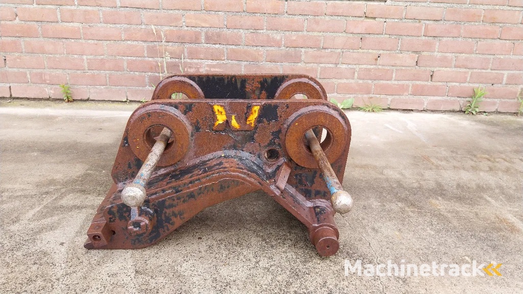 Verachtert CW30 Hydraulic quick coupler / 76.5,70 pins / Cat 215