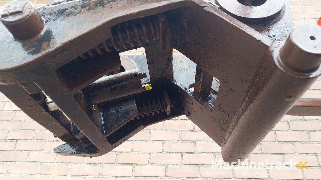 Verachtert CW30 Hydraulic quick coupler / 76.5,70 pins / Cat 215