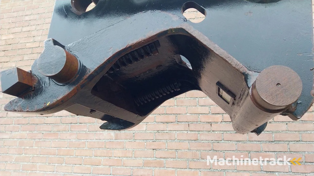 Verachtert CW45 Hydraulic coupler / 110/100mm pins / Volvo EC460 EC480 / Hitachi ZX470