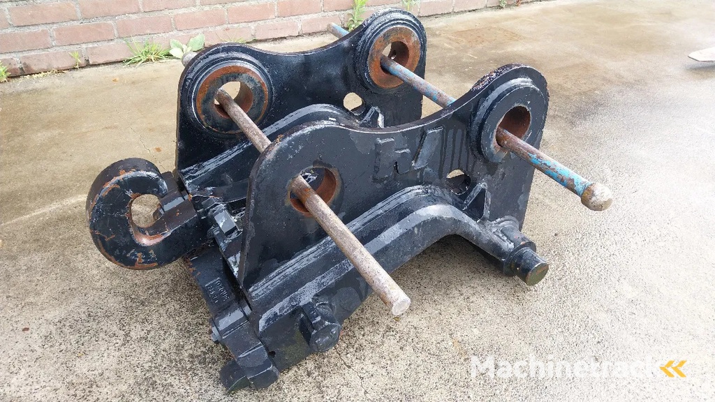 Verachtert CW30 hydraulic coupler / 80mm pins / Komatsu PC210 Volvo EC210