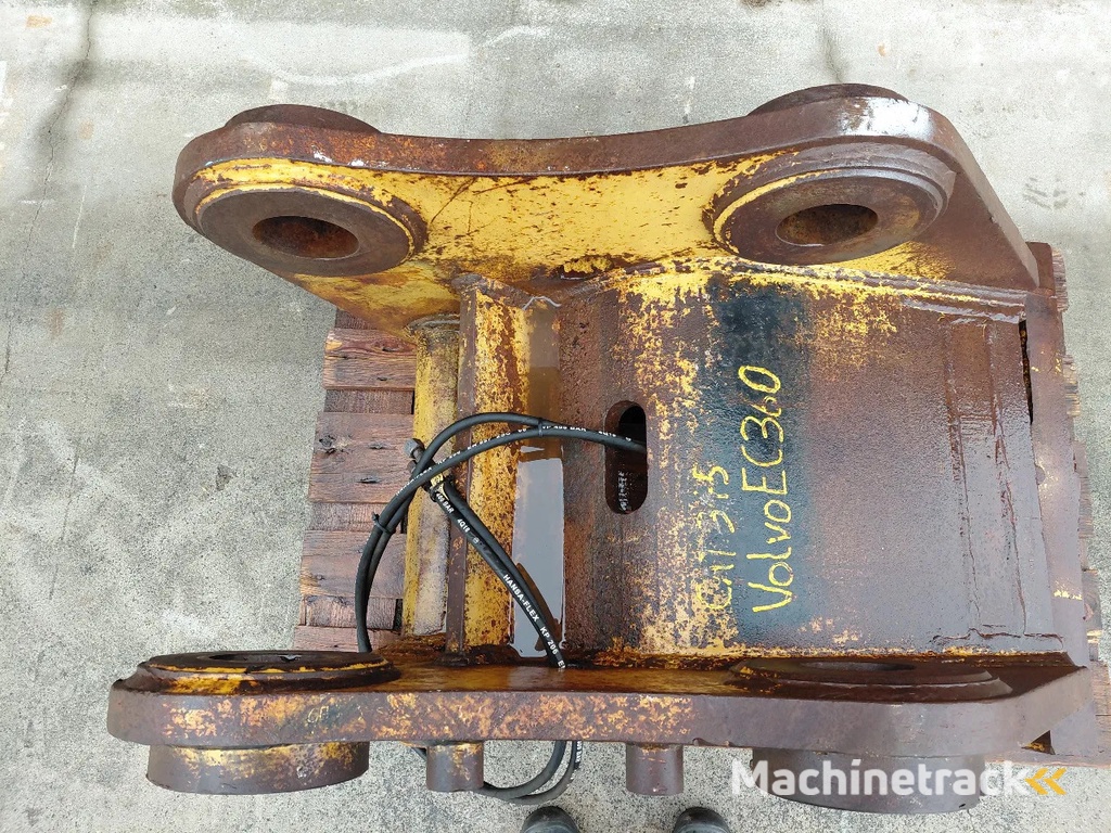 Verachtert CW55S quick coupler /110/100mm pins Cat 345 349 350 352