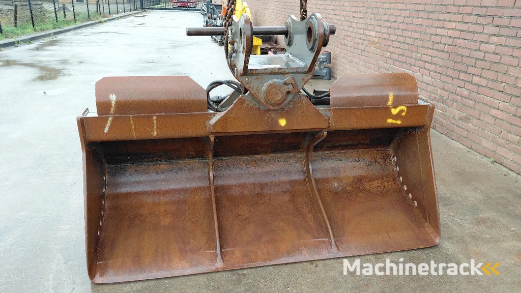 SMP hydraulic tilting bucket / 80mm pins / Hitachi zx210