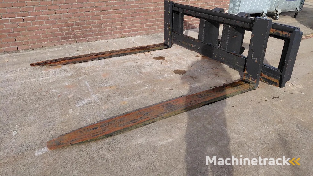 Caterpillar SW2006 2.60m wide forks / 2.4m long