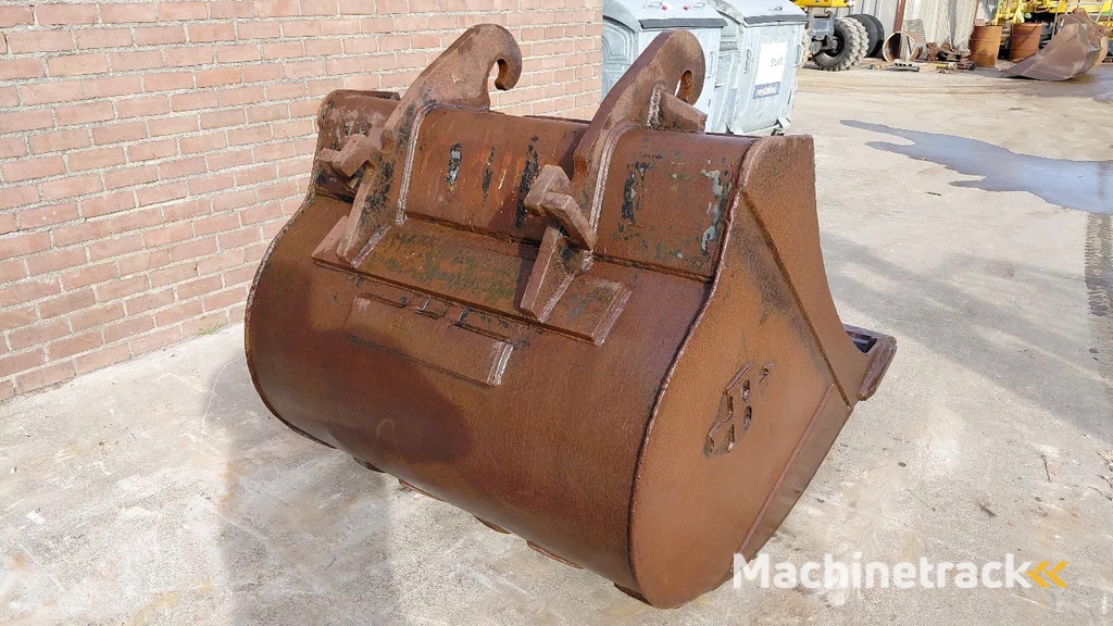 Verachtert CW30 / CW40 digging bucket / 2.1m3 / 1.40m