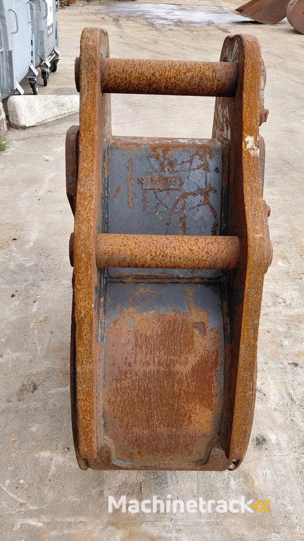 Caterpillar Digging bucket / 70mm pins / 50cm wide