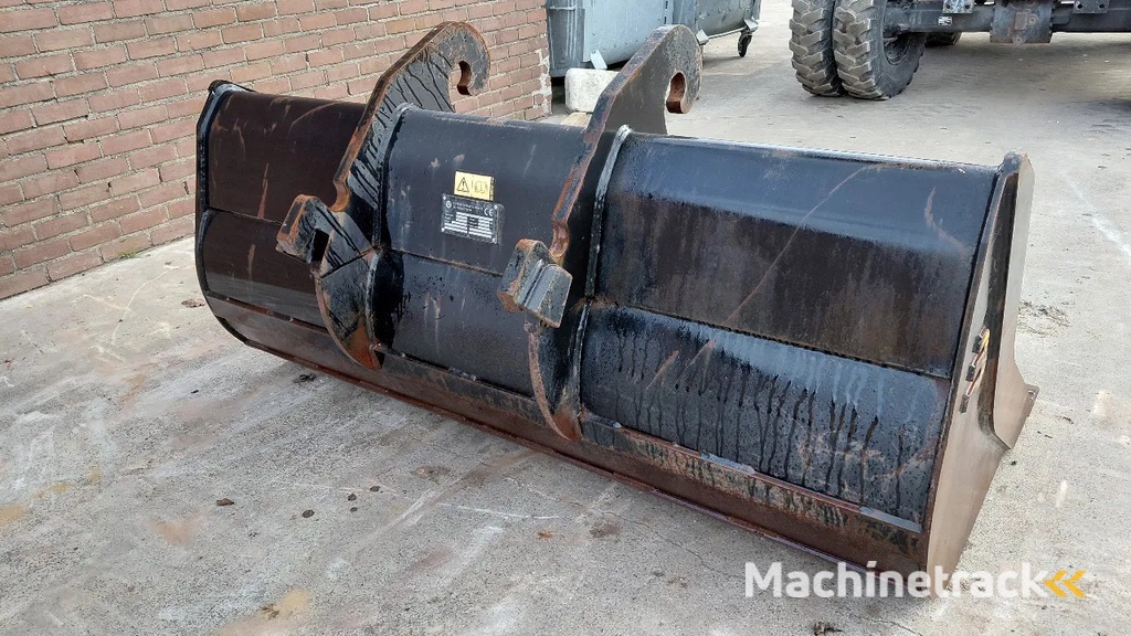 Beco CW30 / CW40 cleaning bucket / 1.265m3 / 2m wide