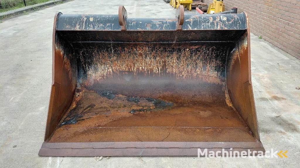 Caterpillar CW30 / CW40 cleaning bucket / 2.1m3 / 2.1m wide